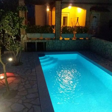 Holiday Apartment Boko Пинезичи Экстерьер фото